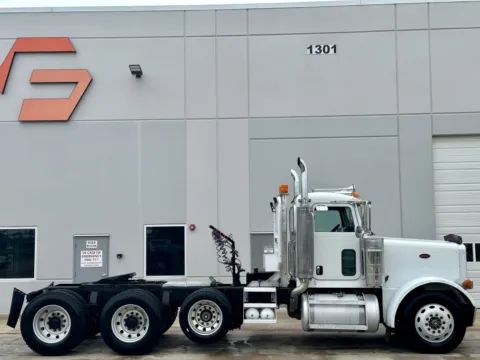 Another view of 2005 PETERBILT 379 for sale in Hutchins, TX at Forge Truck Centers - Texas