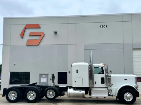 Another view of 2019 PETERBILT 389 for sale in Hutchins, TX at Forge Truck Centers - Texas