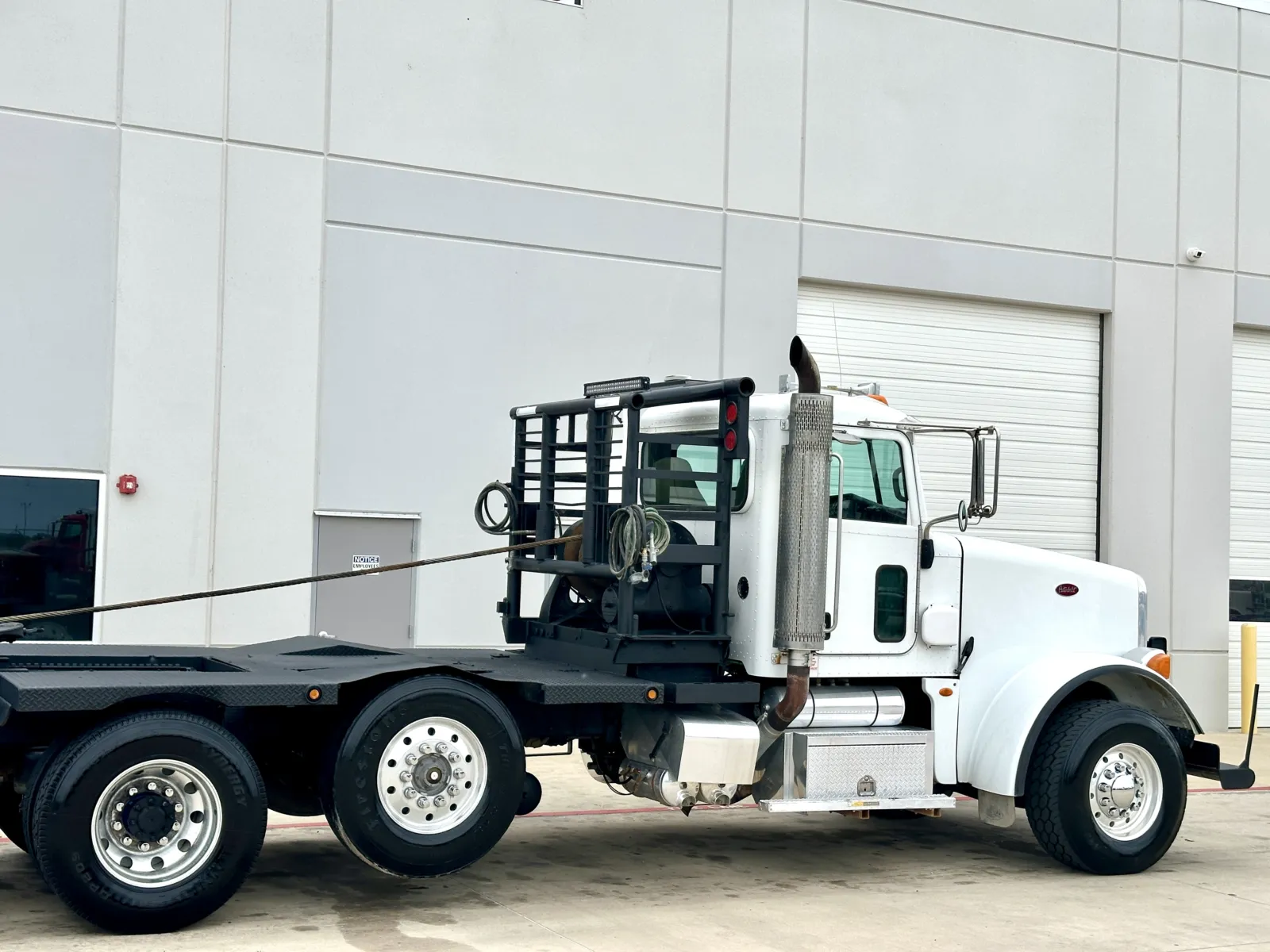 2010 Peterbilt 367 in Hutchins, TX — photo 7
