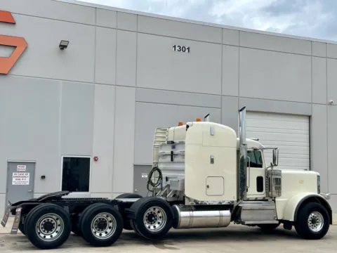 More photos of 2018 PETERBILT 389 at Forge Truck Centers - Texas, TX