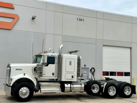 Photos of 2022 KENWORTH W900 for sale in Hutchins, TX at Forge Truck Centers - Texas