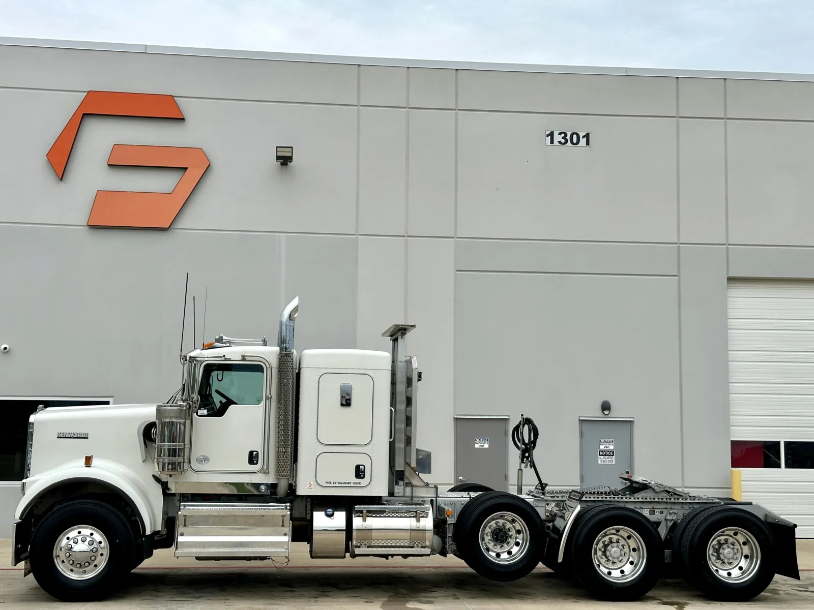 2022 Kenworth W900 in Hutchins, TX — photo 4