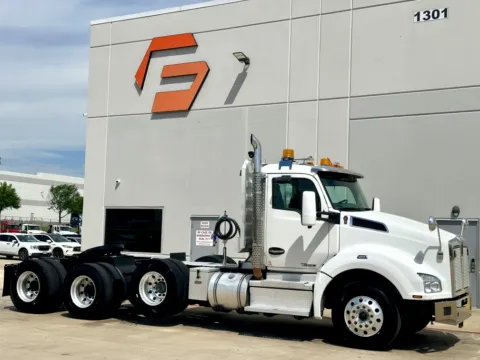 2019 KENWORTH T880 for sale in Hutchins, TX