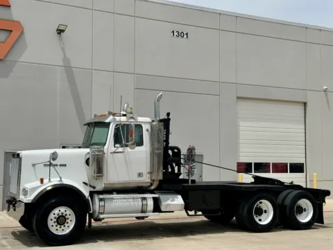 Photos of 2007 WESTERN STAR 4900 for sale in Hutchins, TX at Forge Truck Centers - Texas