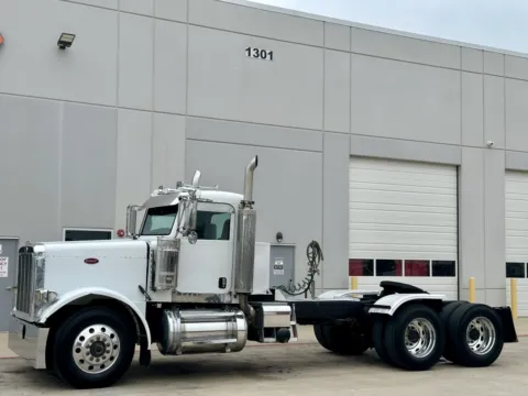 Photos of 2007 PETERBILT 379 for sale in Hutchins, TX at Forge Truck Centers - Texas