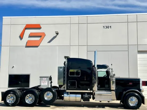 Another view of 2022 PETERBILT 389 for sale in Hutchins, TX at Forge Truck Centers - Texas
