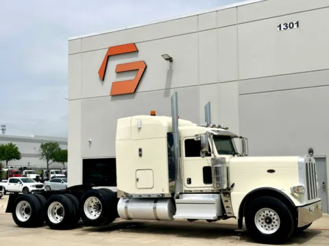 2019 PETERBILT 389 for sale in Hutchins, TX
