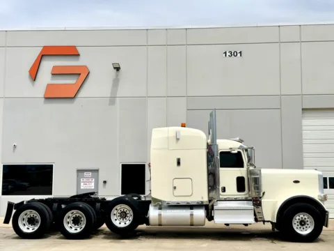 Another view of 2019 PETERBILT 389 for sale in Hutchins, TX at Forge Truck Centers - Texas
