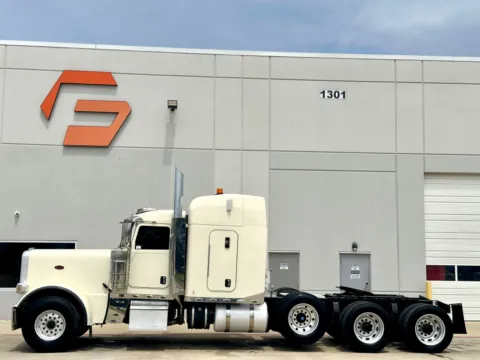 More photos of 2019 PETERBILT 389 at Forge Truck Centers - Texas, TX
