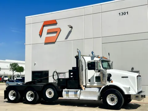 2016 KENWORTH T800 for sale in Hutchins, TX