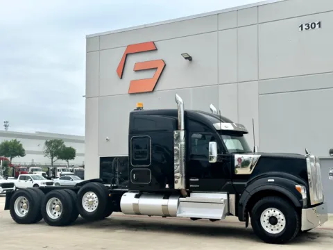 2023 KENWORTH W990 for sale in Hutchins, TX