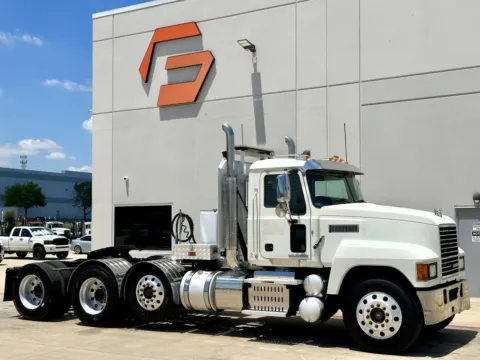 2017 MACK CHU613 for sale in Hutchins, TX