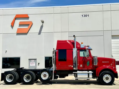 Another view of 2016 WESTERN STAR 4900 for sale in Hutchins, TX at Forge Truck Centers - Texas