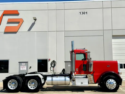 Another view of 2008 PETERBILT 389 for sale in Hutchins, TX at Forge Truck Centers - Texas