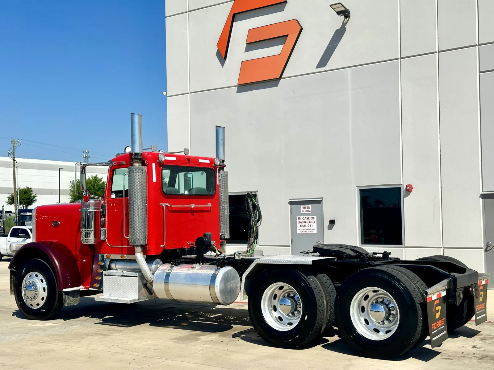 2008 Peterbilt 389 in Hutchins, TX — photo 6