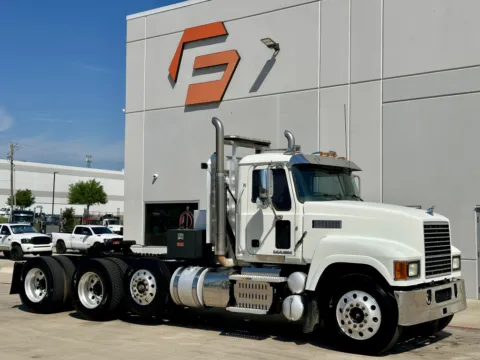 2017 MACK CHU613 for sale in Hutchins, TX