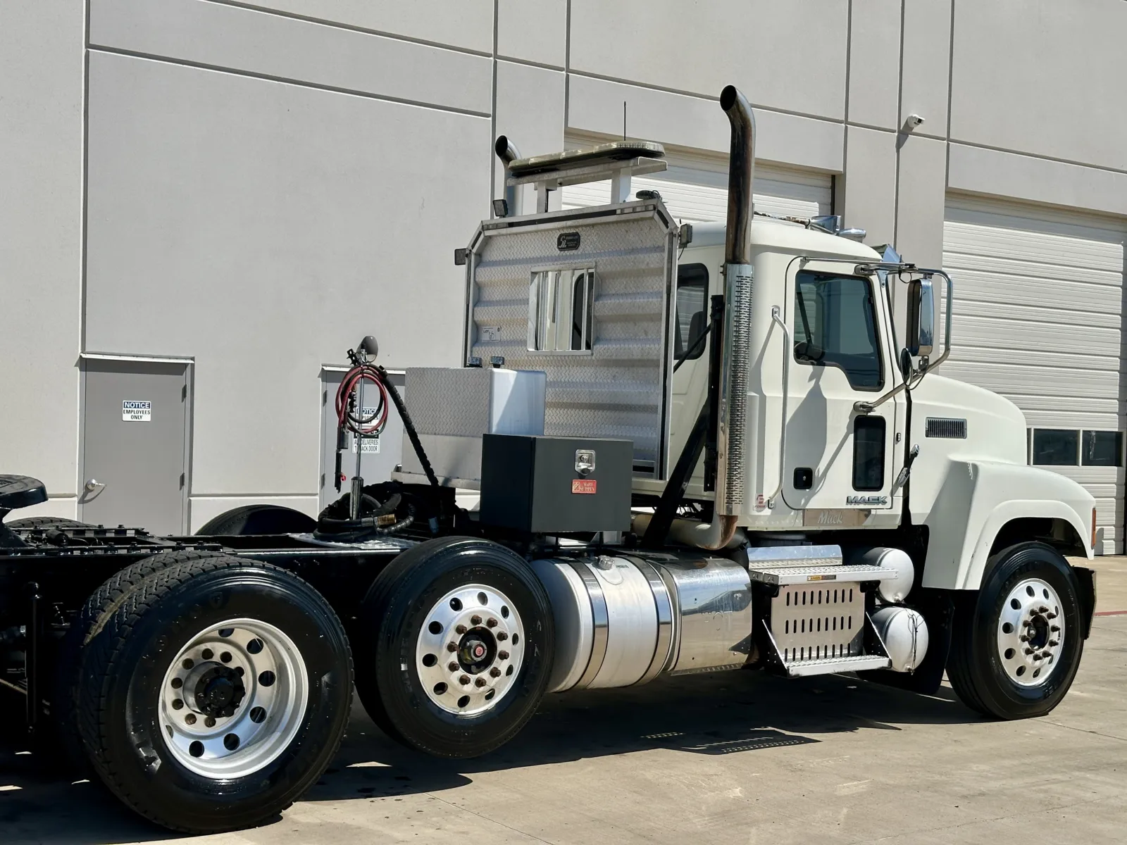 2017 Mack Pinnacle in Hutchins, TX — photo 7