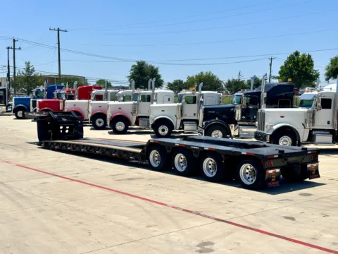 Another view of 2015 LANDOLL RGN for sale in Hutchins, TX at Forge Truck Centers - Texas