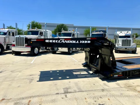 More photos of 2015 LANDOLL RGN at Forge Truck Centers - Texas, TX