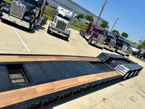 More photos of 2015 LANDOLL RGN at Forge Truck Centers - Texas, TX