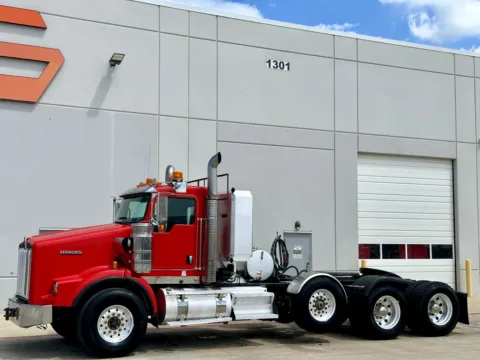 Photos of 2008 KENWORTH T800 for sale in Hutchins, TX at Forge Truck Centers - Texas