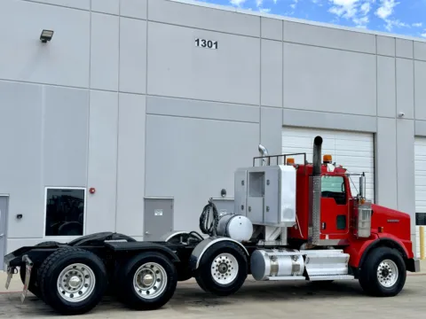 More photos of 2008 KENWORTH T800 at Forge Truck Centers - Texas, TX