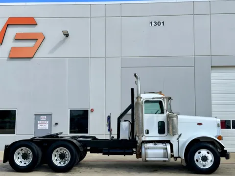 Another view of 2007 PETERBILT 379 for sale in Hutchins, TX at Forge Truck Centers - Texas