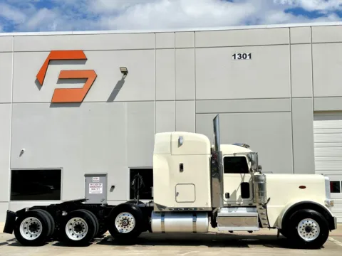 Another view of 2019 PETERBILT 389 for sale in Hutchins, TX at Forge Truck Centers - Texas