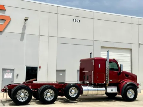More photos of 2015 PETERBILT 567 at Forge Truck Centers - Texas, TX