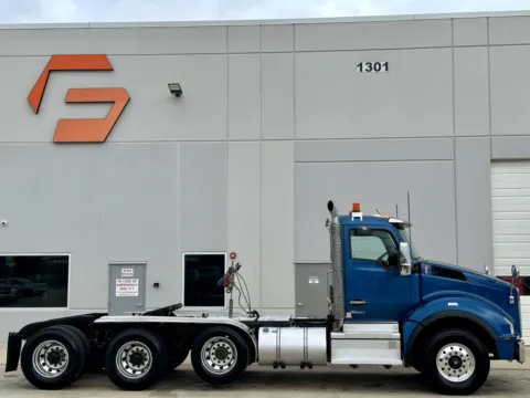 Another view of 2023 KENWORTH T880 for sale in Hutchins, TX at Forge Truck Centers - Texas