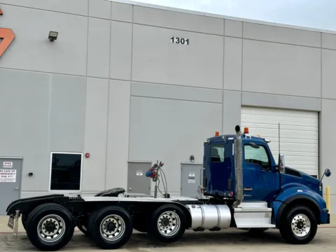 More photos of 2023 KENWORTH T880 at Forge Truck Centers - Texas, TX