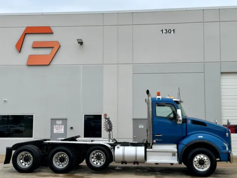 Another view of 2023 KENWORTH T880 for sale in Hutchins, TX at Forge Truck Centers - Texas