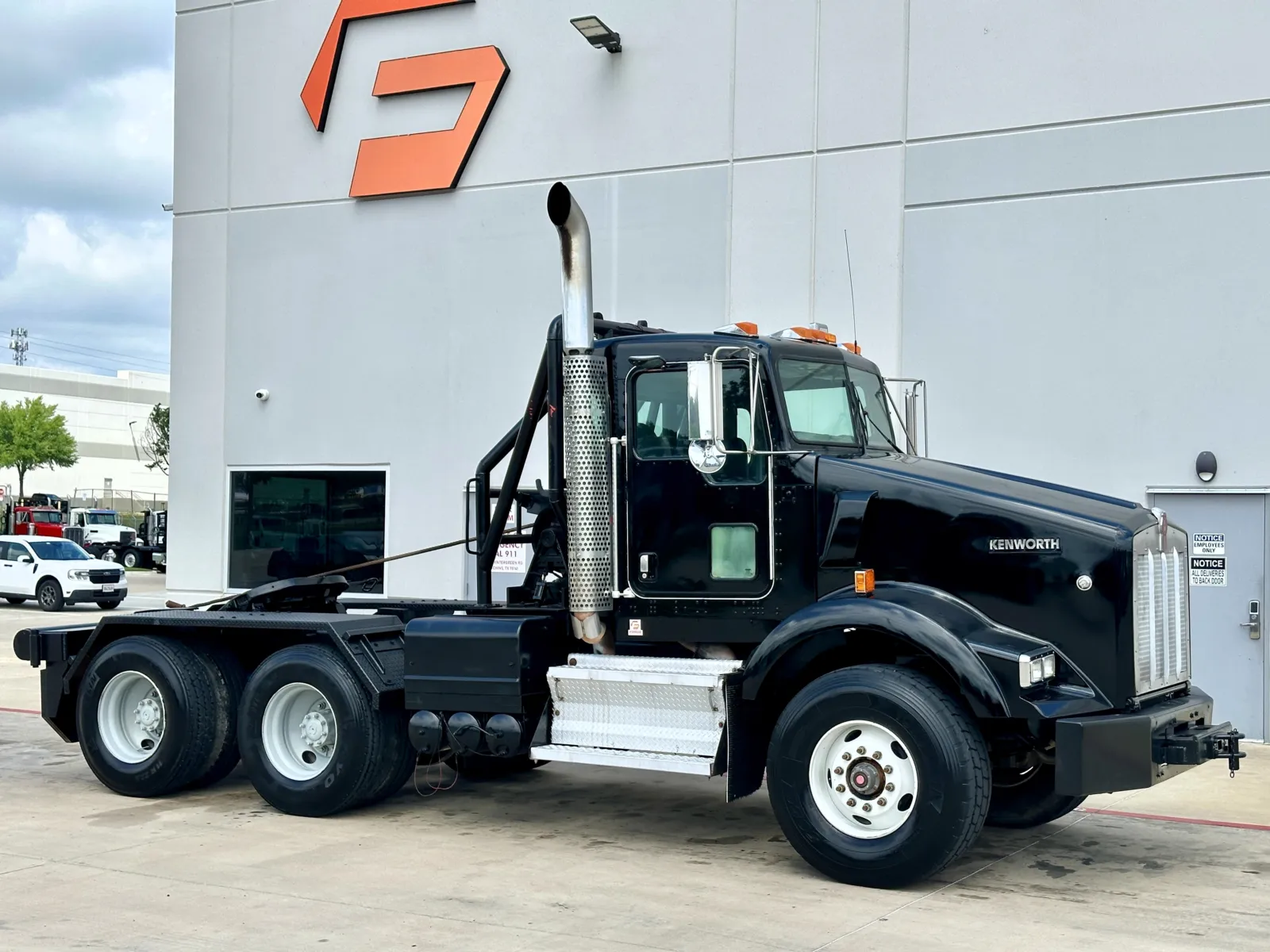 2008 KENWORTH T800 for sale in Hutchins, TX
