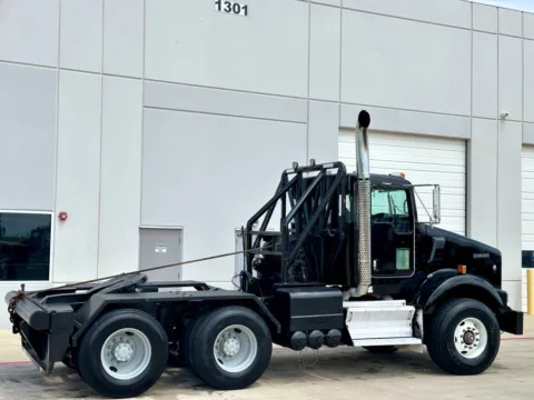More photos of 2008 KENWORTH T800 at Forge Truck Centers - Texas, TX