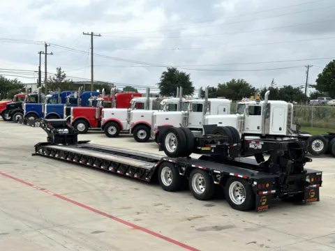 Another view of 2021 GLOBE LOWBOY for sale in Hutchins, TX at Forge Truck Centers - Texas