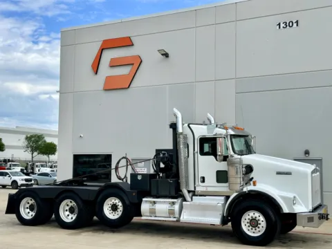 2016 KENWORTH T800 for sale in Hutchins, TX