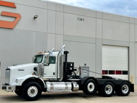 Photos of 2016 KENWORTH T800 for sale in Hutchins, TX at Forge Truck Centers - Texas