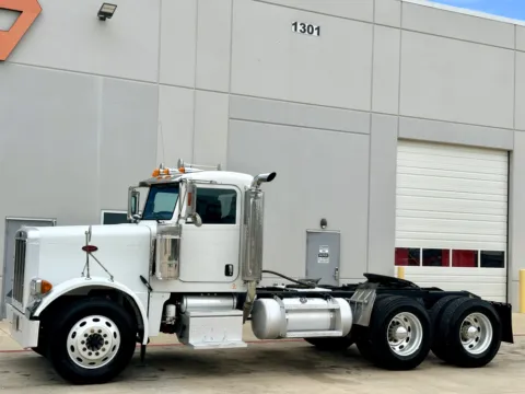Photos of 2006 PETERBILT 379 for sale in Hutchins, TX at Forge Truck Centers - Texas