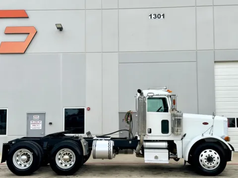 Another view of 2006 PETERBILT 379 for sale in Hutchins, TX at Forge Truck Centers - Texas