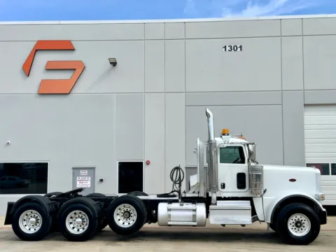 Another view of 2018 PETERBILT 389 for sale in Hutchins, TX at Forge Truck Centers - Texas
