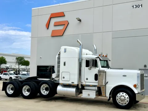 1998 PETERBILT 379 for sale in Hutchins, TX