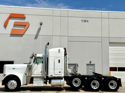 More photos of 1998 PETERBILT 379 at Forge Truck Centers - Texas, TX