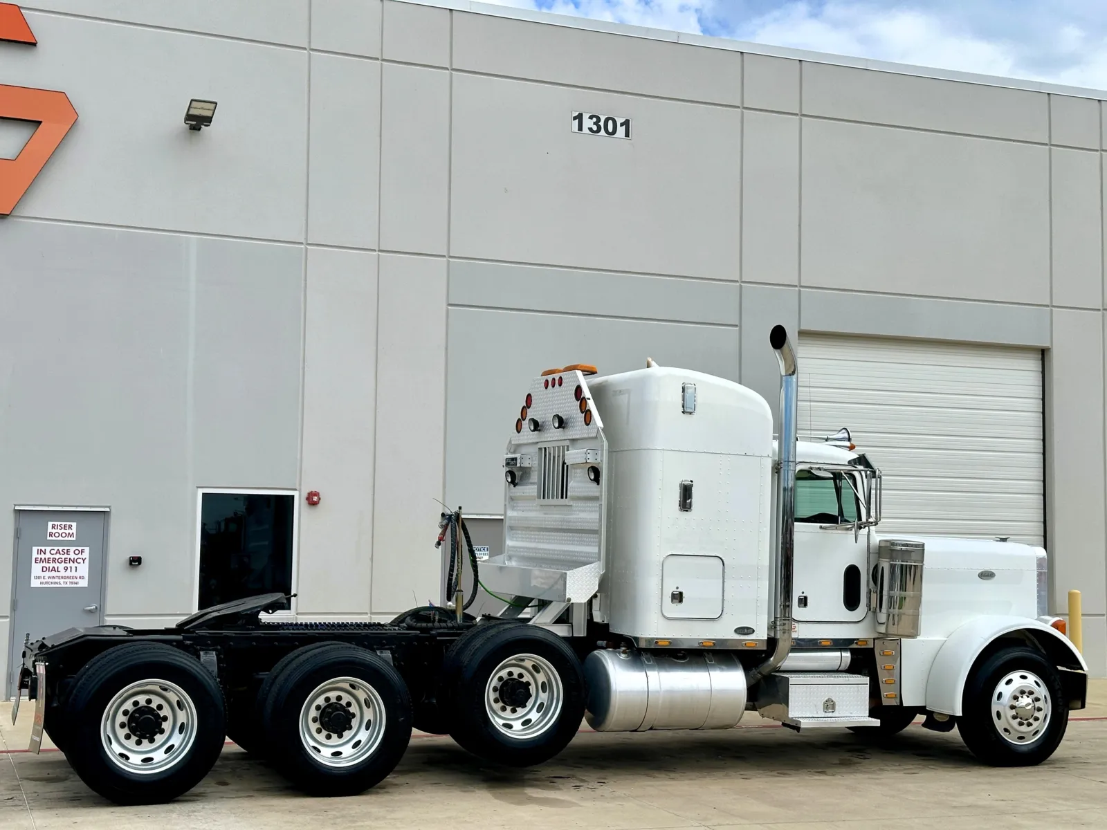 1998 Peterbilt 379 in Hutchins, TX — photo 7