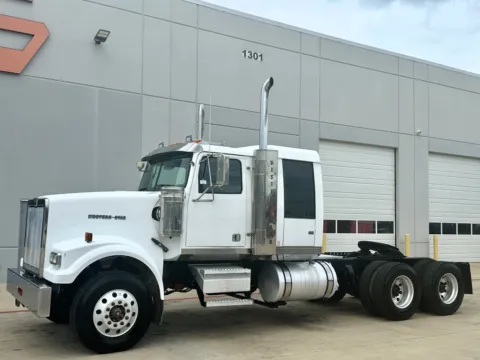 Photos of 2008 WESTERN STAR 4900 for sale in Hutchins, TX at Forge Truck Centers - Texas