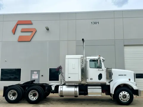 Another view of 2008 WESTERN STAR 4900 for sale in Hutchins, TX at Forge Truck Centers - Texas