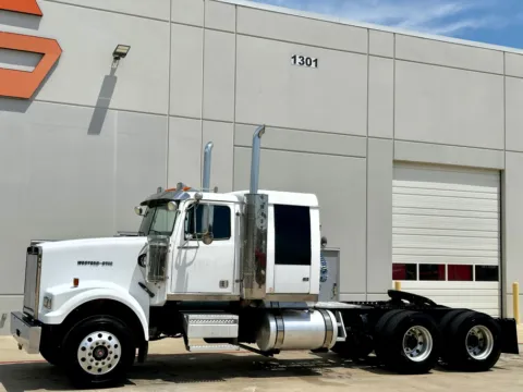 Photos of 2008 WESTERN STAR 4900 for sale in Hutchins, TX at Forge Truck Centers - Texas