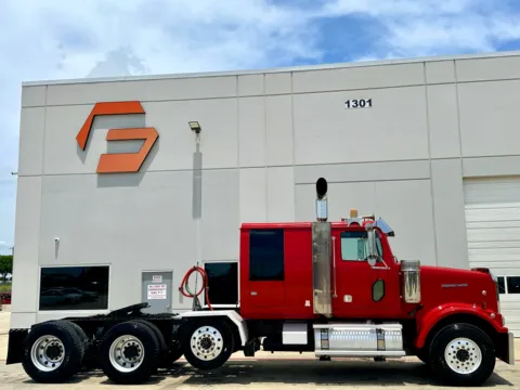 Another view of 2007 WESTERN STAR 4900 for sale in Hutchins, TX at Forge Truck Centers - Texas