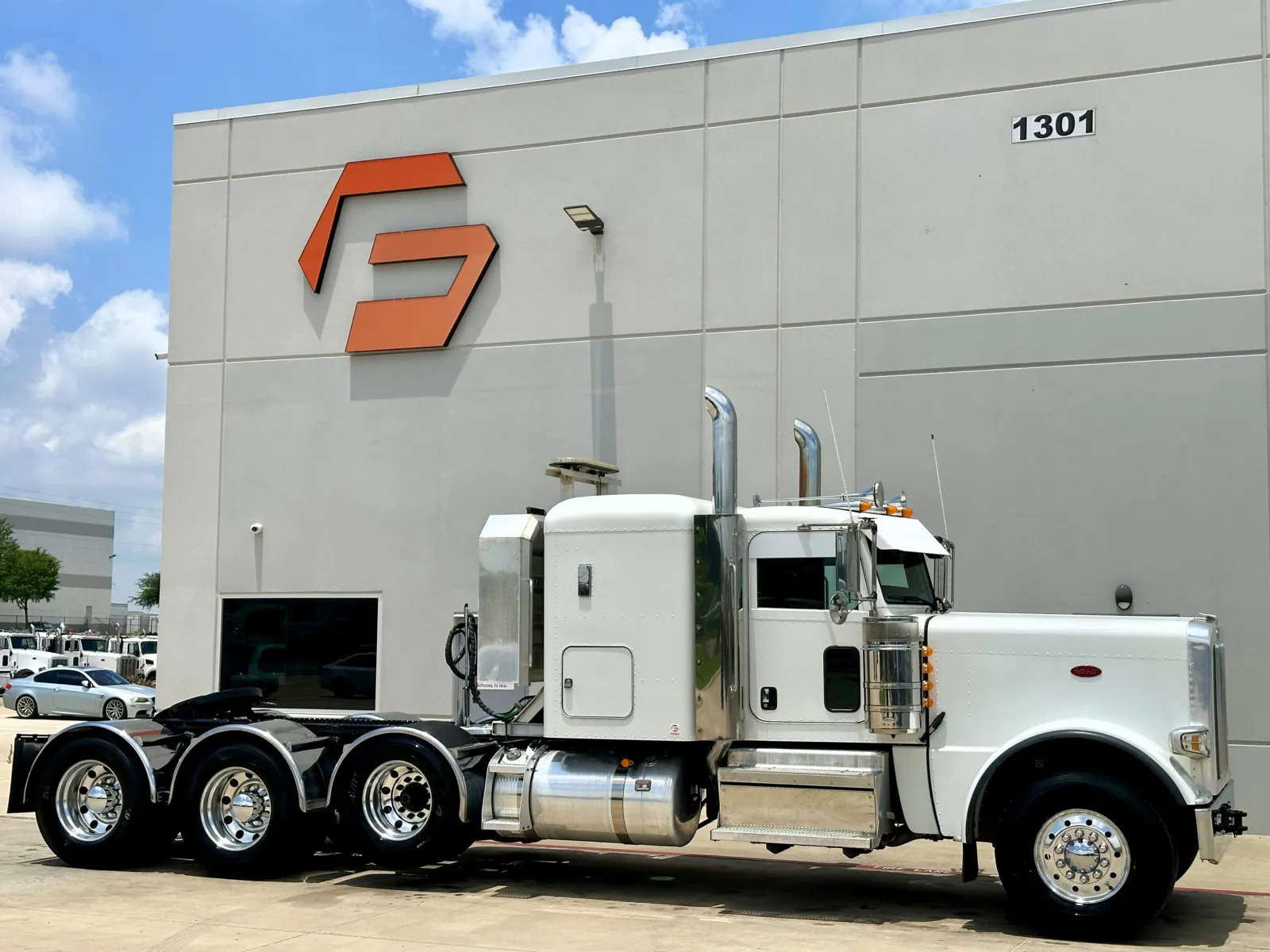2022 Peterbilt 389 in Hutchins, TX
