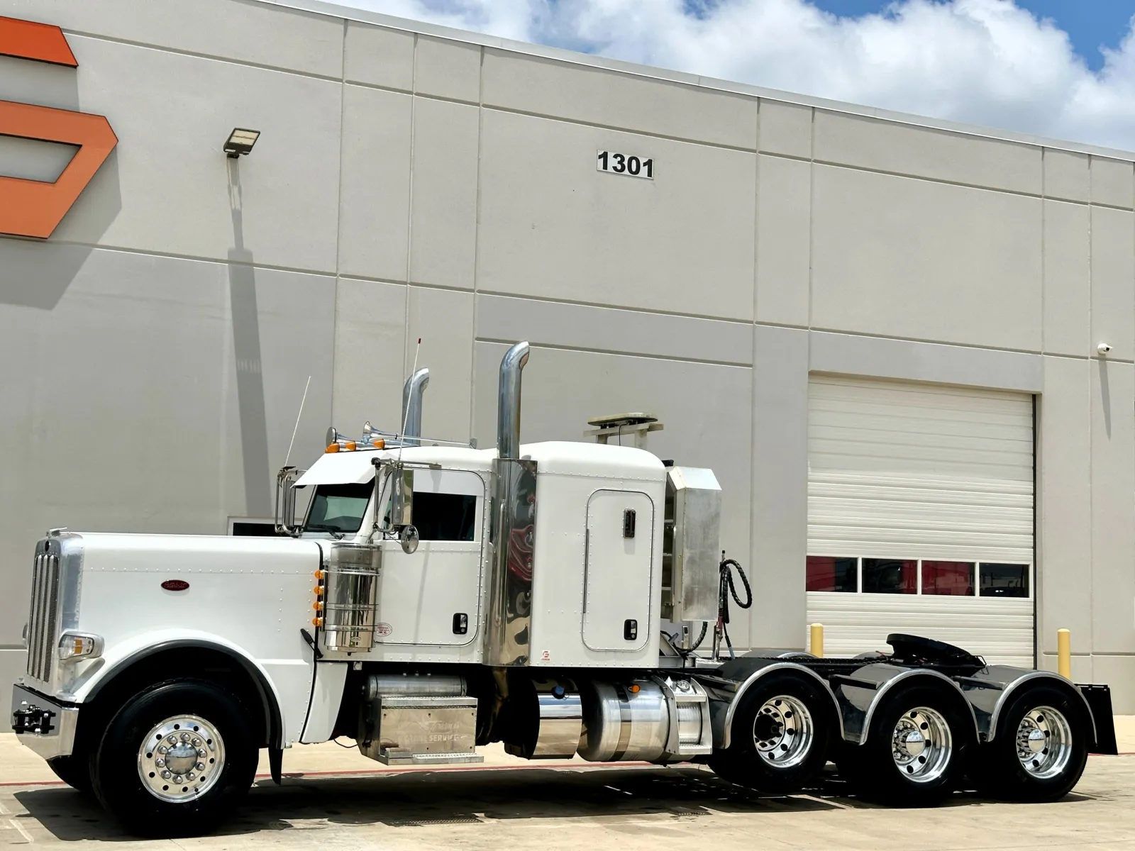 2022 Peterbilt 389 in Hutchins, TX — photo 2