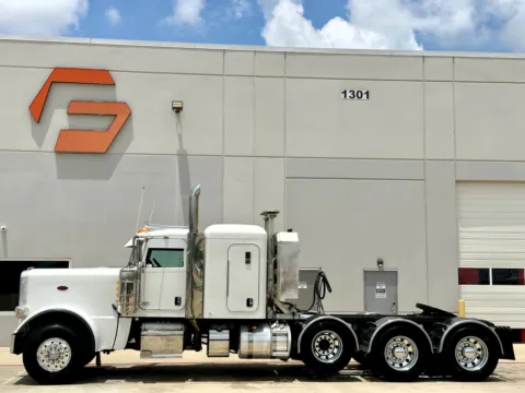 More photos of 2022 PETERBILT 389 at Forge Truck Centers - Texas, TX